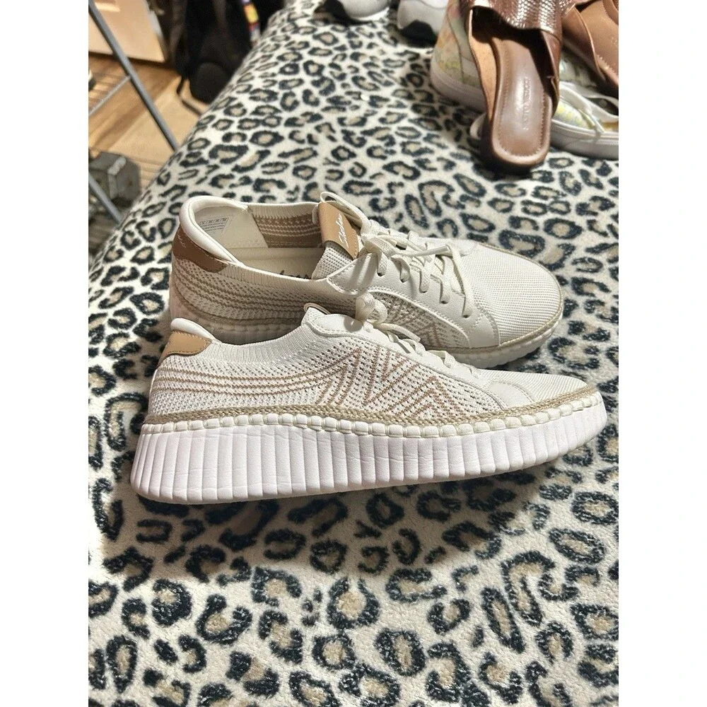 Sketchers Womens Wilshire Blvd Sneakers White & Tan Size 8 Casual Comfort Vegan - Picture 2 of 10
